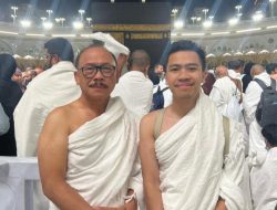 POTRET Gubernur Sulbar Suhardi Duka dan Putranya Zulfikar Laksanakan Ibadah Umrah di Tanah Suci
